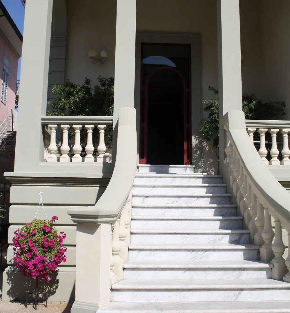 Hotel Regina Lido di Camaiore 3*,