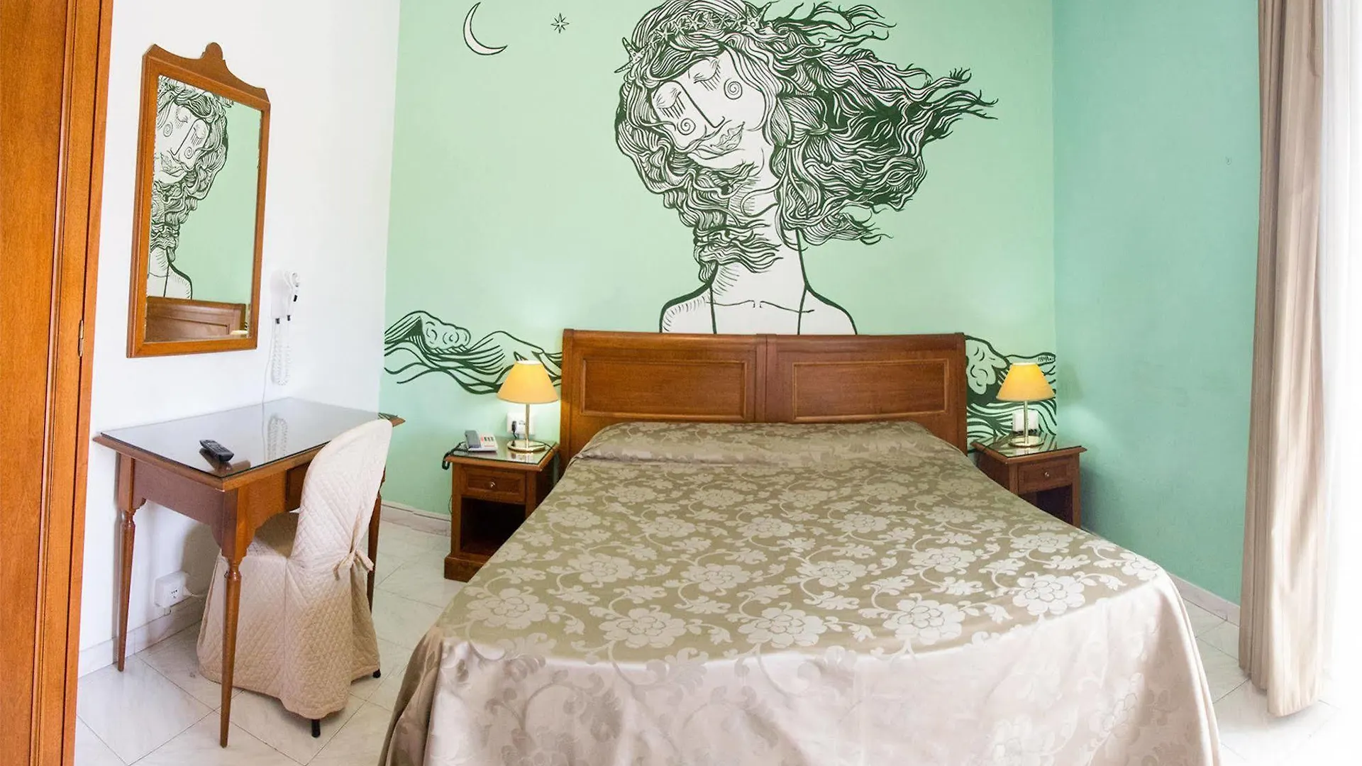 Hotel Regina Lido di Camaiore 3*,  Italy